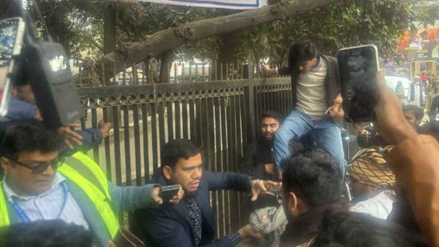 জবিতে ‘ইলেকশন ইঞ্জিনিয়ারিংয়ের’ অভিযোগে ব্যবসায়ীকে মারধর