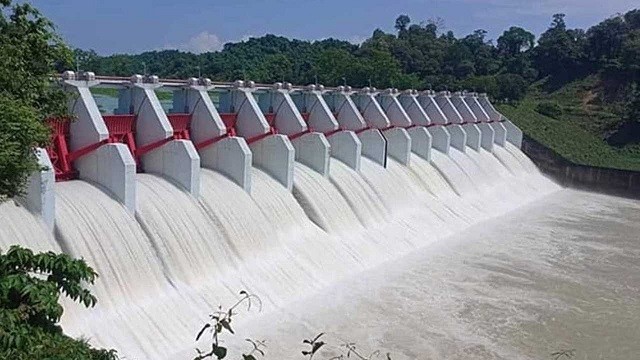 ফের খুলে দেওয়া হলো কাপ্তাই বাঁধের ১৬টি জলকপাট