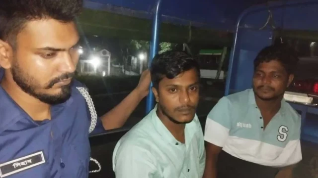 খাগড়াছড়িতে অষ্টম শ্রেণির ছাত্রীকে ‘সংঘবদ্ধ ধর্ষণ’, গ্রেপ্তার ৪
