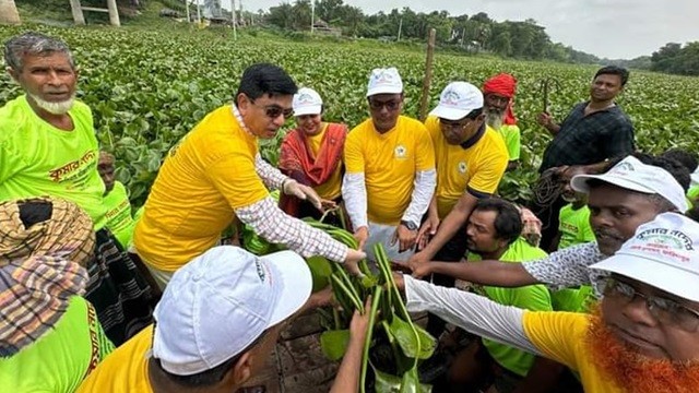 ফরিদপুরে কুমার নদের কচুরিপানা অপসারণ, মৎস্য অবমুক্ত ও বৃক্ষরোপণ