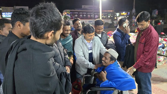 খালেদা জিয়ার রোগমুক্তি কামনায় শীতবস্ত্র বিতরণ