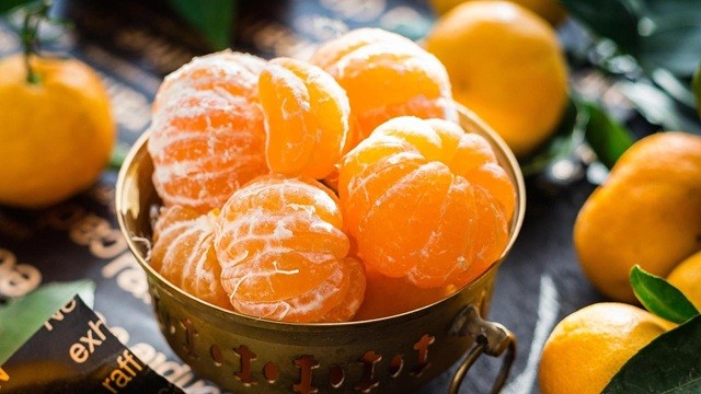 খালি পেটে যেসব খাবার খাওয়া উচিত নয় এবং কেন?