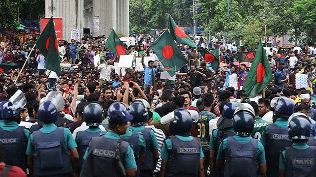 কোটাবিরোধী আন্দোলনে ‘সতর্ক চোখ’ পুলিশের