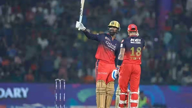এক ফিফটিতেই আইপিএলের ইতিহাস বদলালেন ক্রুনাল পান্ডিয়া