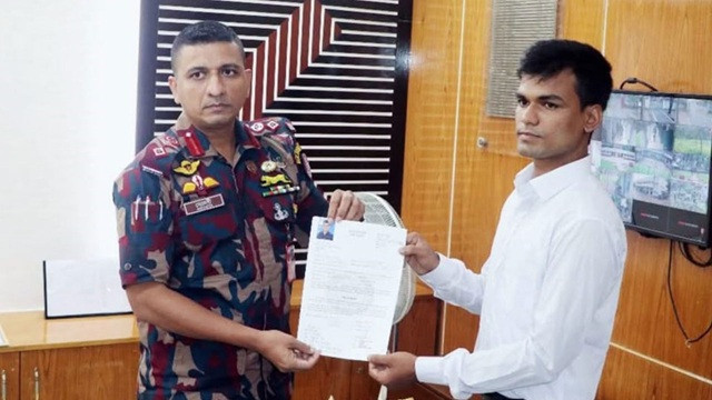 বিএসএফের গুলিতে বোন নিহত, ছোট ভাই চাকরি পেলেন বিজিবিতে