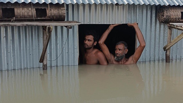 কুড়িগ্রামে বন্যা পরিস্থিতির অবনতি, ৯০ হাজার মানুষ পানিবন্দি