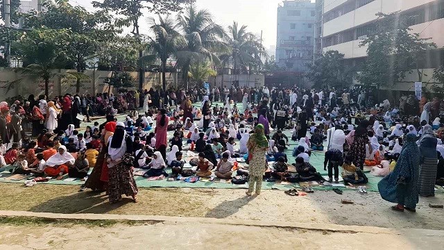 হাজারো শিশুর অংশগ্রহণে দনিয়া পাঠাগারের বর্ণ অঙ্কন প্রতিযোগিতা