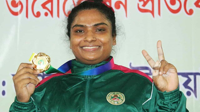 ২১০ কেজি ভার তুলে মাবিয়ার রেকর্ড