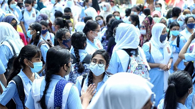 স্কুলে ভর্তির সুযোগ পেল ৩ লাখ শিক্ষার্থী, বেসরকারিতে শূন্য আসন ৮ লাখ