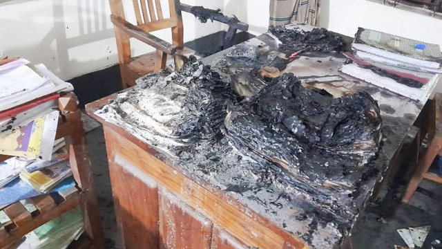 মাগুরায় দুর্বৃত্তদের আগুনে পুড়ল গ্রামীণ ব্যাংকের গুরুত্বপূর্ণ কাগজপত্র