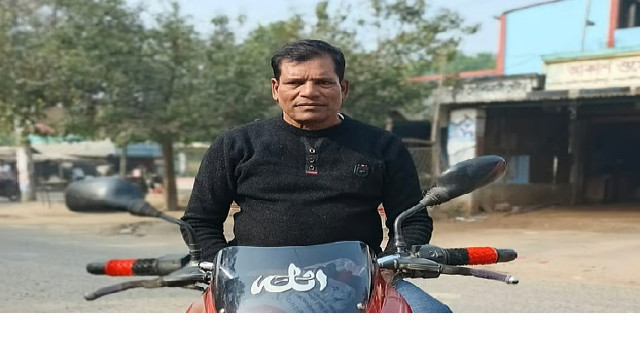 মেহেরপুরে বিএনপি নেতাকে গুলি, ‘বাঁচাও, বাঁচাও’ চিৎকার শুনে ছুটে আসেন প্রতিবেশীরা