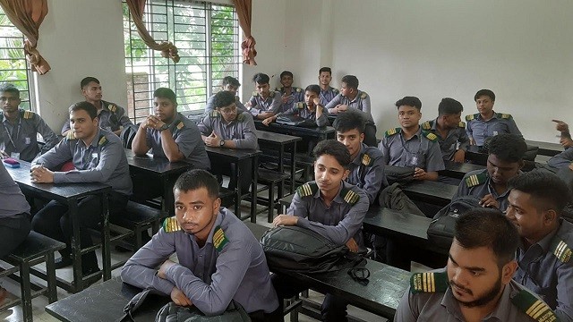 ১২ দিন পর খুলেছে মাইলস্টোন কলেজ, ক্লাসে ফিরেছে শিক্ষার্থীরা