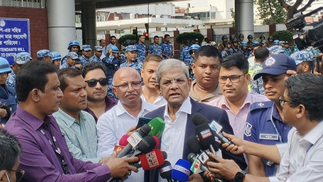 খালেদা জিয়ার ফিরে আসা গণতন্ত্র উত্তরণের পথ সহজ করবে