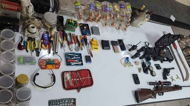 আ. লীগের প্রেসিডিয়াম সদস্যের চাচাতো ভাইসহ তিনজন গ্রেফতার