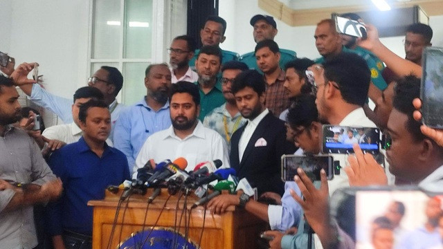 শেখ হাসিনার মামলায় আমিই হয়তো শেষ সাক্ষী : নাহিদ ইসলাম
