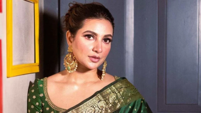 বাইরে থেকে হাসিখুশি থাকলেও, ৫ মিনিট পরপর বাথরুমে গিয়ে কাঁদতাম: শুভশ্রী