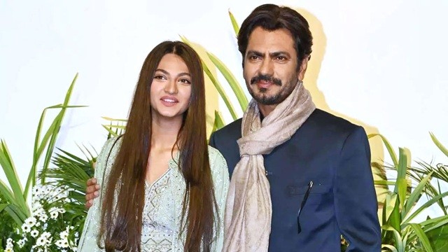 ১৫ বছর বয়সেই অভিনয়ের জাদুতে দর্শকদের মন জয় করেছে নওয়াজ কন্যা