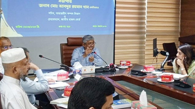 বহু মিষ্টি কিনেছি, কোনো দোকানদার ভ্যাট চালান দেননি