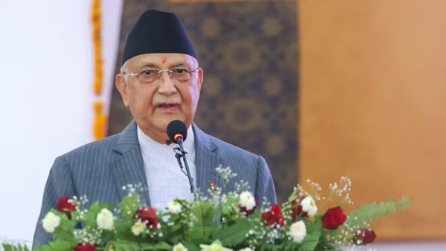 দেশ ছেড়ে পালাতে পারেন নেপালের প্রধানমন্ত্রী
