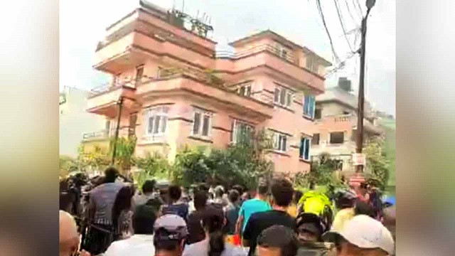 অর্থমন্ত্রী ও বিরোধীদলীয় নেতার বাসায় হামলা, যোগাযোগমন্ত্রীর বাসায় আগুন