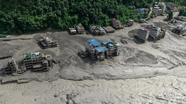 নেপালে আকস্মিক বন্যায় নিহত বেড়ে ২৮৯
