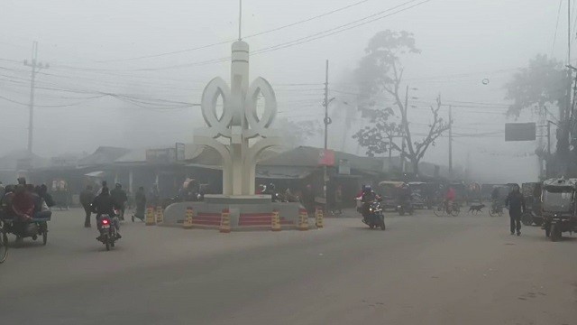 টানা ৮ দিন সূর্যের দেখা নেই, শীতে কাবু নীলফামারীর জনজীবন