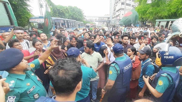 নীলক্ষেত ও সায়েন্সল্যাবে বসতে পারেননি অবরোধকারীরা