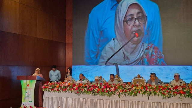 সব প্রতিষ্ঠানে ডে-কেয়ার সেন্টার স্থাপনের নির্দেশ স্বাস্থ্য উপদেষ্টার
