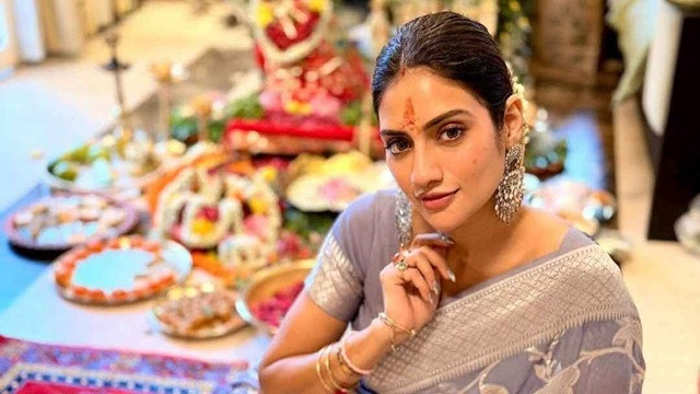 নুসরাতকে ‘মুসলিম জাতির কলঙ্ক’ বলে কটাক্ষ