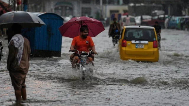 পাকিস্তানে ভয়াবহ বন্যা, মৃতের সংখ্যা ২০০ ছাড়িয়েছে