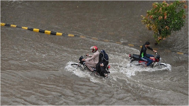 পাকিস্তানে বৃষ্টি-বন্যায় নিহত অন্তত ১১১