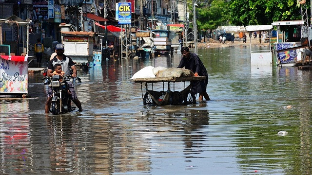 পাকিস্তানকে বন্যার সতর্কতা দিয়ে বাঁধ খুলে দিয়েছে ভারত