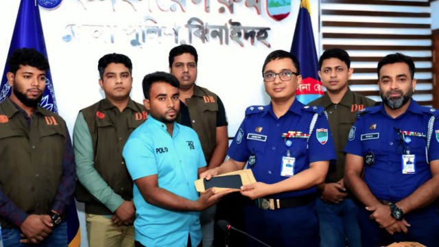 চুরি হওয়া ১১৯টি মোবাইল ফোন উদ্ধার করলো পুলিশ