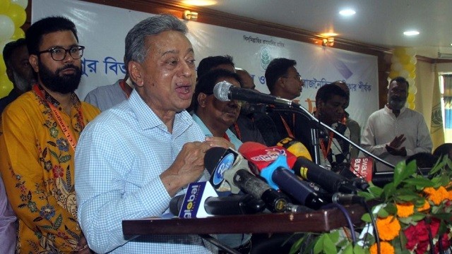 অনির্বাচিত সরকারে দেশ দিনদিন পিছিয়ে যাচ্ছে: আমির খসরু