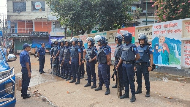 রাঙামাটিতে চলছে অবরোধ, মিলেমিশে থাকতে চায় পাহাড়ি-বাঙালি