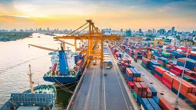 বৈশ্বিক তালিকায় এক ধাপ অবনতি চট্টগ্রাম বন্দরের