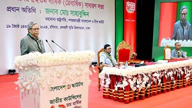 নতুন প্রজন্মকে সুনাগরিক হিসেবে গড়ে তুলতে কাজ করুন