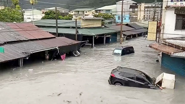 সুপার টাইফুন রাগাসার আঘাতে তাইওয়ানে নিহত ১৪, নিখোঁজ ১২৪