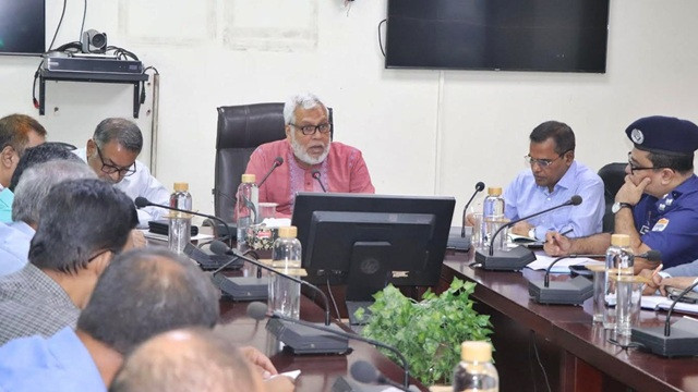 রেল প্রকল্পে অপ্রয়োজনীয় ব্যয় বন্ধের নির্দেশ উপদেষ্টার
