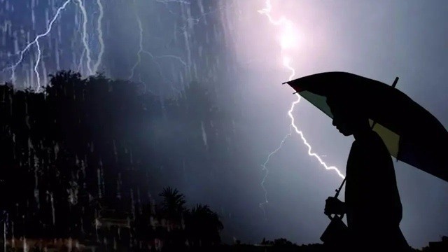 সারা দেশে বজ্রসহ বৃষ্টির আভাস