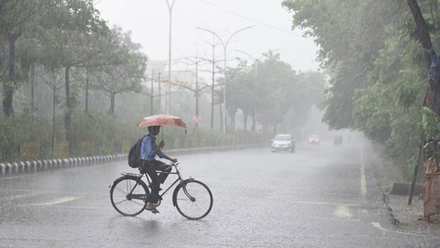 চার বিভাগে ভারী বৃষ্টির আভাস