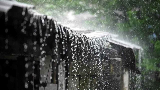 দেশের অনেক জায়গায় ভারী বৃষ্টিপাতের আভাস