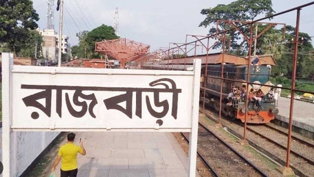 দেড় মাস পর স্বামী বুঝলেন পারলেন তার স্ত্রী পুরুষ!