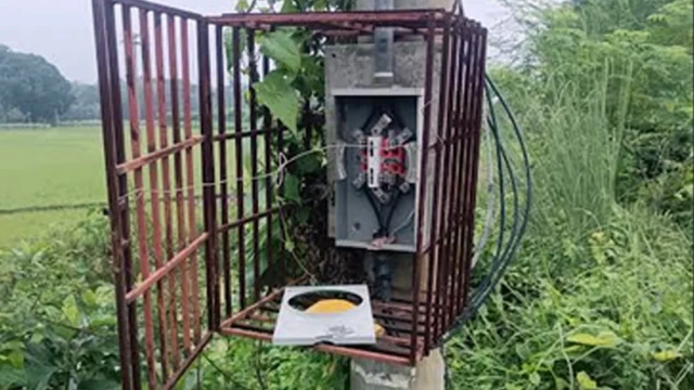 এক রাতে পল্লী বিদ্যুতের ৬ মিটার চুরি, মোবাইল নম্বর রেখে গেছে চোরেরা