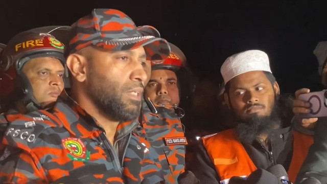 ৩২ ঘণ্টায়ও সন্ধান মেলেনি শিশু সাজিদের, হাল ছাড়ছে না ফায়ার সার্ভিস