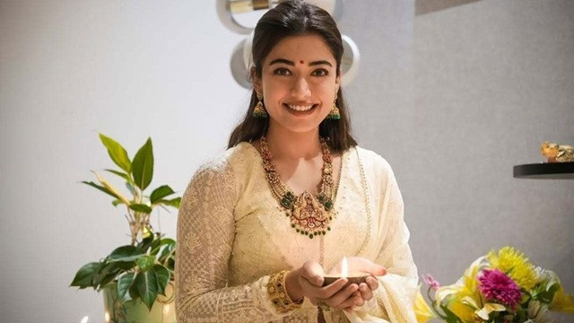 নিজের চারপাশে এমন মানুষ রাখুন যাদের আপনি বিশ্বাস করেন: রাশমিকা