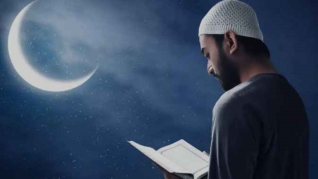 জ্ঞানার্জন: যে ইবাদত আপনাকে করে আল্লাহর ‘পরিবারের’ সদস্য