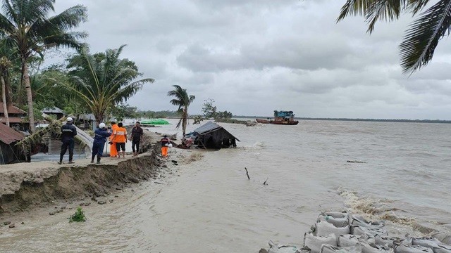 ঘূর্ণিঝড় রেমাল : বরগুনায় বাঁধ ভেঙে ৫ গ্রাম প্লাবিত