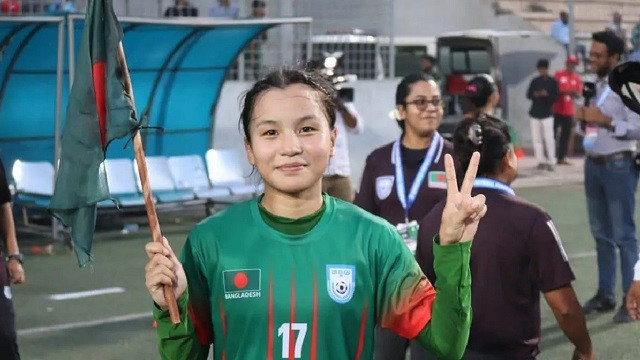 নতুন জায়গায় বাড়ির অনুরোধ ঋতুপর্ণার, এখনো হয়নি রেজিস্ট্রি