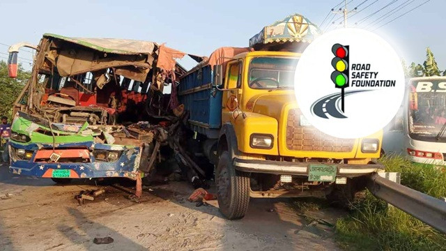 এক মাসে সড়কে ঝরল ৪৮৭ প্রাণ, মোটরসাইকেলে ৪০.২৪ শতাংশ প্রাণহানি